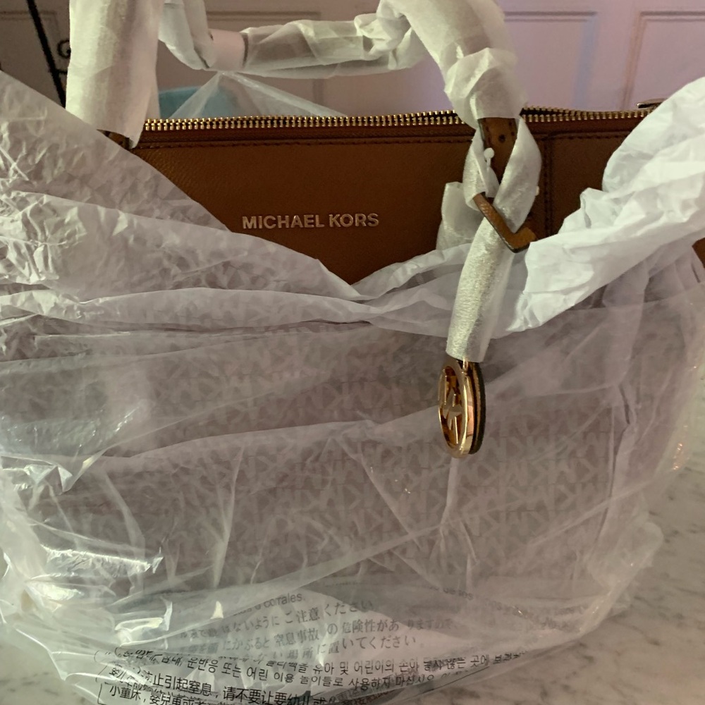 BNWT Michael Kors Jet Set Tote